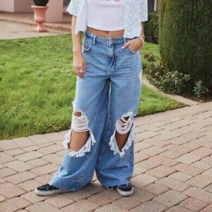 Wide-Leg Distressed Jeans